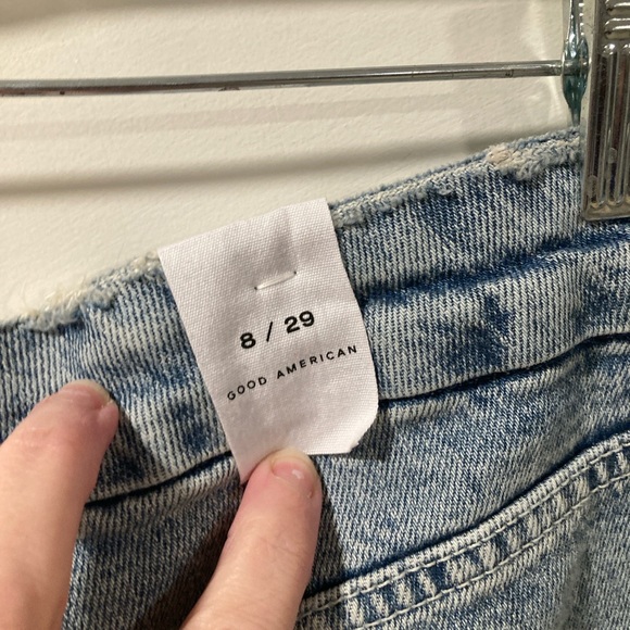 Good American Weekender High-Rise Relaxed Cuff Jeans - Picture 11 of 14